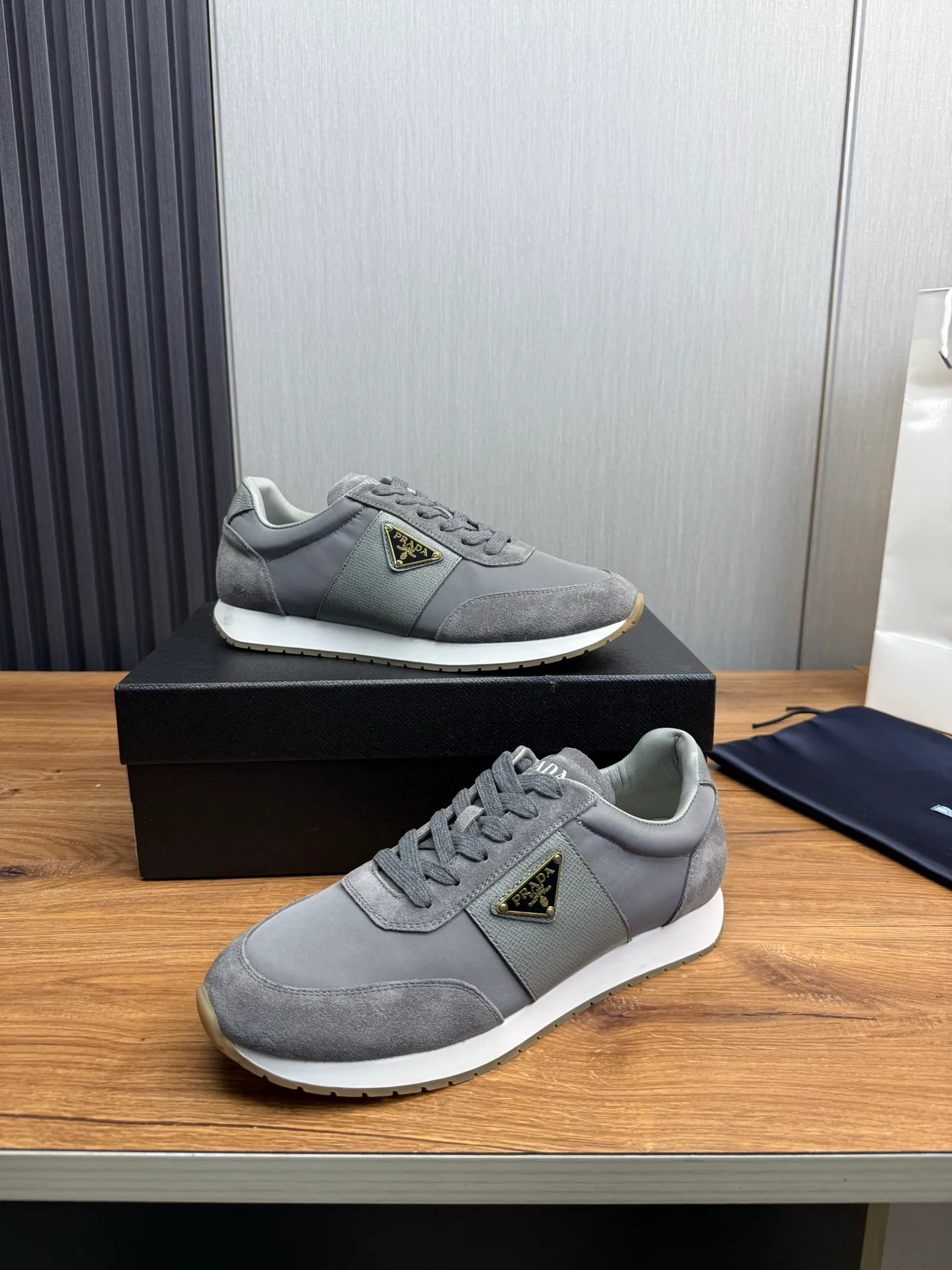 Men's shoes 💰740💰 [PRADA] New models synchronized with the official website, high-quality shipments ✔️Hot-sellers🔥 Original cowhide with imported waterproof fabric + cowhide lining, 1🆚1 replica, original bottom, 38-45 (men's 45 is custom-made and cannot be returned)